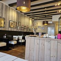  at GluutlooZ & Zo in Brielle