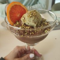 Mousse de castañas con helado de pistacho 😚👌 at Luleå in Alicante