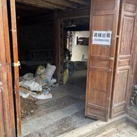 Closed — that’s a for lease sign on the door   at Planet Vegan Bistro in Lijiang