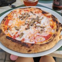 Pizza vegana con funghi at La Musa in Ventimiglia