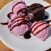 Petit gateau de sobremesa at Girassol Veg in Florianopolis