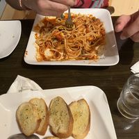 Garlic bread and I can’t remember the name of this pasta :( at Simple Joy in Honolulu