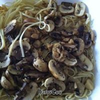 linguine with garlic and mushrooms at Simple Joy in Honolulu