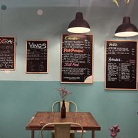 Heerlijke veganistische gerechten. Ik was verrast door de smaken en de kwaliteit, echt een aanrader. En ze draaien ook nog goede muziek!  at El Med Veg in Tenerife