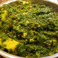 Aloo palak (R$38), vegan by default. Light, fresh and full of garlic. Well done. at Tempero Indiano in Sao Paulo