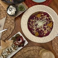 Rote Bete Carpaccio, selbstgemachtes Brot und Alioli  at Esfigueral in Ibiza