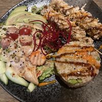 Crunchy vegan Chicken Spieße , würziger Salat und Klebreis  at GAO Vegan in Leipzig