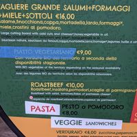 Piatto vegetariano and pasta at Lago Verde in San Vincenzo