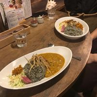 The vegetable curry with tempeh and a side salad at Magokoro in Kamakura
