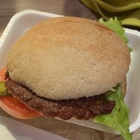 Hamburguesa vegana at Dos Caballos in Navarra