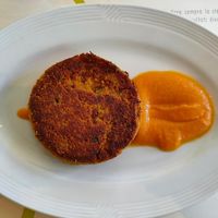 Burger di ceci su crema di carote at Integraldo in Majano