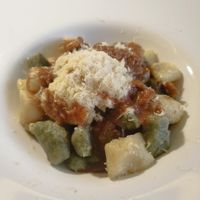 Gnocchi con funghi crema di nocciole e formaggio vegan at Integraldo in Majano