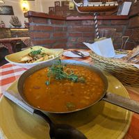 Chilis-ban Chili beans at Stég Pub Pizzéria in Tihany