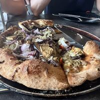 Sorry can’t remember but eggplant I think was gluten free as well  at Black Rock Pizza in Captain Cook