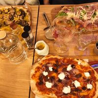 Oben rechts nicht vegan at Pinsa Manufaktur in Ludwigsburg