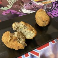 Croquetas de berenjena grandotas (0,90€) at Faroles Taberna Rock in Valladolid
