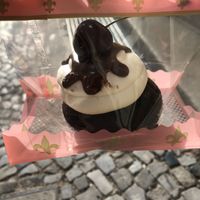 Vegan cupcake at Superhero Records in Berlin