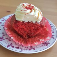 Red velvet cupcake - inside at Superhero Records in Berlin