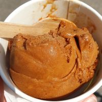 The vegan salted caramel icecream  at Scoop in Tintagel