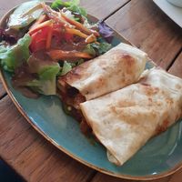 Vegan Roll mit Salat at Schall & Rauch in Munich