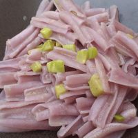 Pasta rosa con sugo di zucchine at il Bosco delle Galline Volanti in Barolo