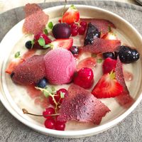 Fruit rouges du moment at HO' Gastronome in St-germain-du-bois