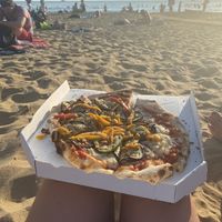 Pizza vegetariana  at Agliolio in Il-qrendi