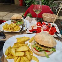 Burgers! at Bar Mesón del Alcanadre in Bierge