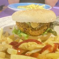 Hamburguesa de lentejas  at Gusto BistroBar in Blanes