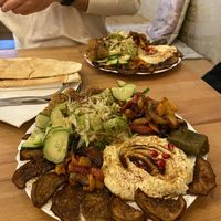 Falafelteller (vegane Option ohne Joghurt)   at Rote Bete in Karlsruhe