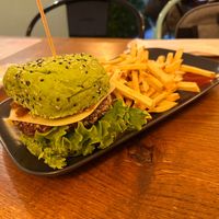 Vegan burger at Hamburgueria Da Ferraria in Sintra
