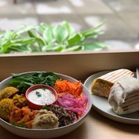 Bol falafels et wrap tofu  at Le Philtre Café in Quebec
