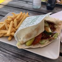 Vegan kebab med bröd  at Järnvägskiosken Pizzeria in Mora