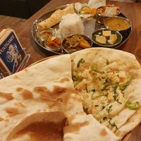 Naan (classic & Namaste with garlic and coriander) + Vegan Thali at Namaste Nepal in Graz
