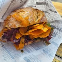 Veganes Lachsbrötchen at Strandkiosk 31 in Laboe