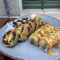 Crunchy black sushi and vegan salmon with avocado  at Niiko Sushi x Vegan in Leipzig