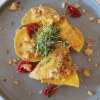 Hausgemachte Ravioli mit Ricotta at Place to V in Lenzen Elbe
