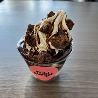 Hot fudge sundae  at Odd Burger in Vaughan