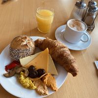 Frühstücksbuffet  at ahead Burghotel in Lenzen Elbe