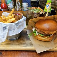  at MAD DUCK Burger & Pizza bar in Nin