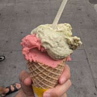 strawberry und pistaccio at MANU in Geneva