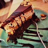 Snickers cake at Max Pett in Munich
