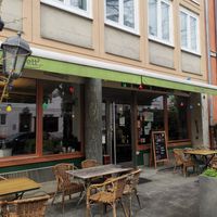 Deftiges Restaurant mit freundlicher Bedienung at Max Pett in Munich