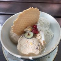 Ice cream three flavours: vanilla, snickers, nougat   at Max Pett in Munich