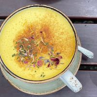 Goldene Milch  at Max Pett in Munich