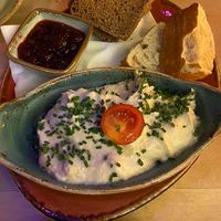 Cashew-Ofenkäse  at Max Pett in Munich