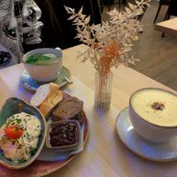 Cashew cheese starter, golden milk and hot lemon drinks at Max Pett in Munich