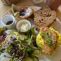 Klassisches Frühstück at Max Pett in Munich