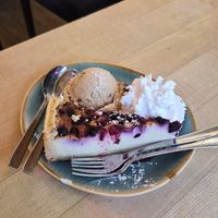 Blueberry cheesecake at Max Pett in Munich
