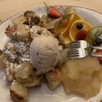 Pancake with snickers ice cream  at Max Pett in Munich